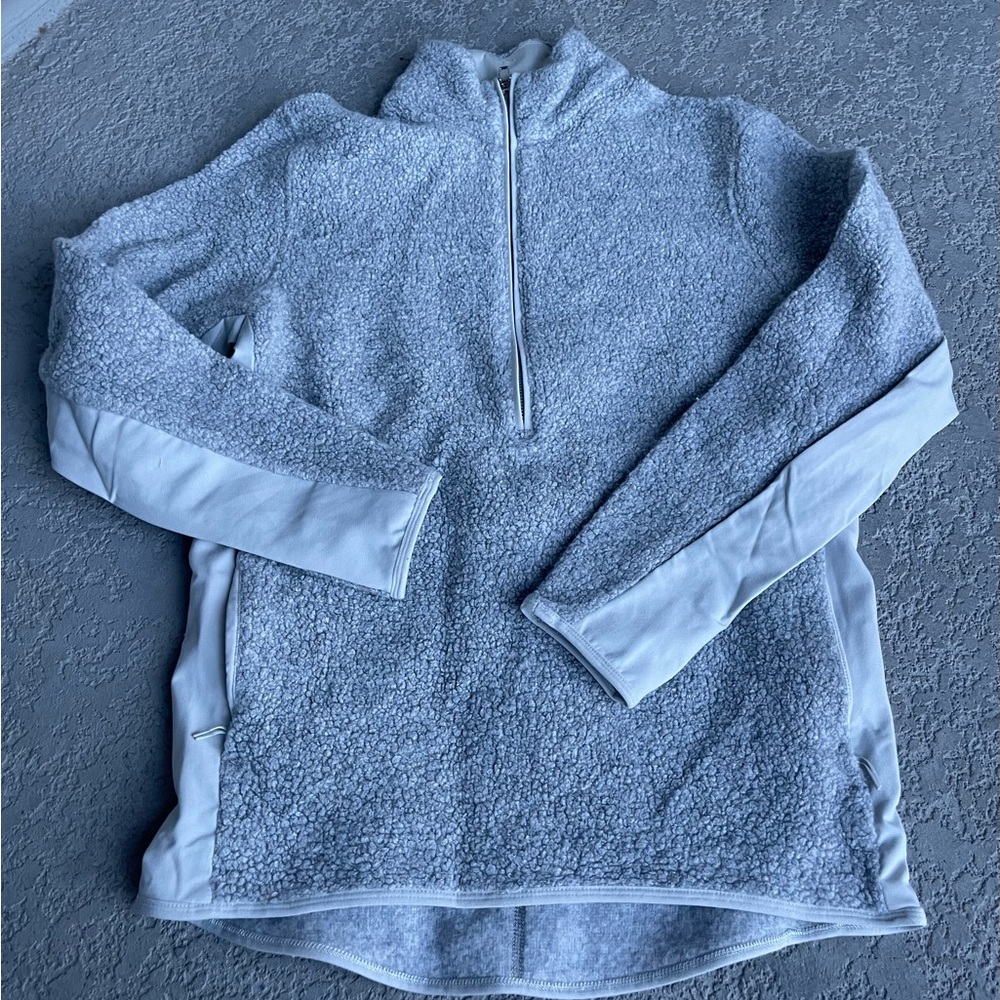 Men’s Lululemon Sherpa Quarter Zip size Small